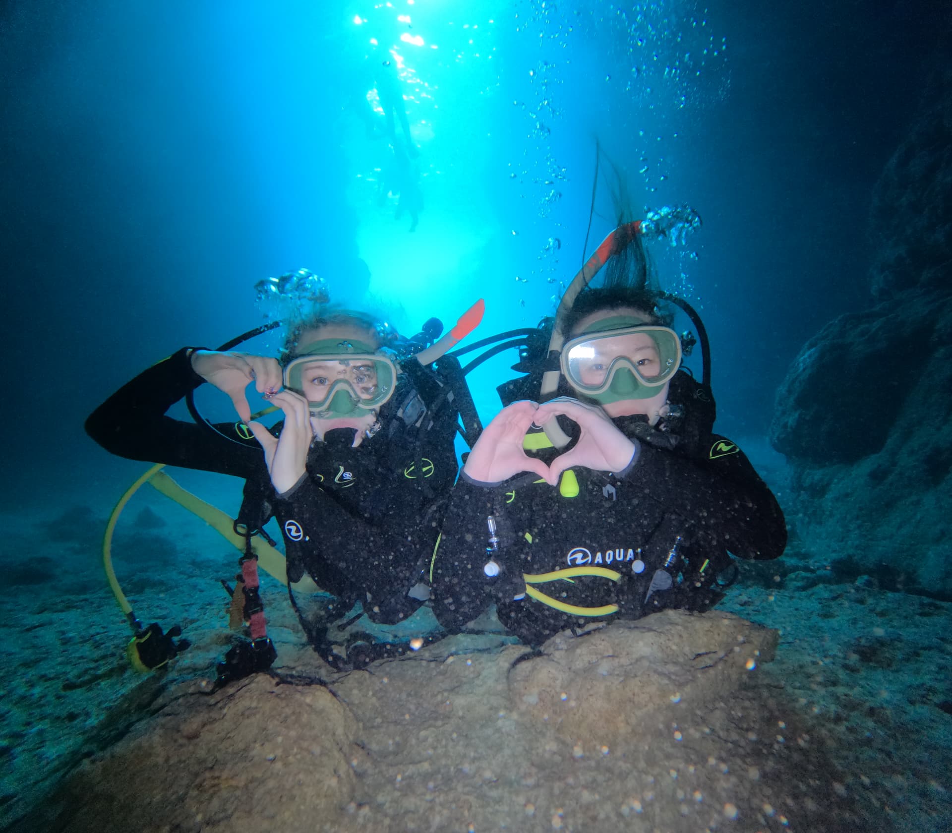 青の洞窟
(シュノーケル・体験ダイビング) 画像3